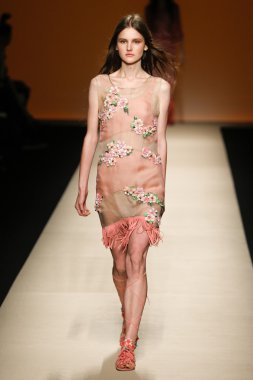 Alberta Ferretti Haritayı Milan Fashion Week kapsamında