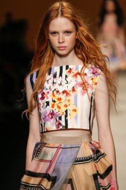 Alberta Ferretti Haritayı Milan Fashion Week kapsamında