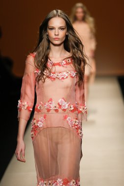 Alberta Ferretti Haritayı Milan Fashion Week kapsamında