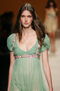 Alberta Ferretti Haritayı Milan Fashion Week kapsamında