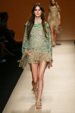 Alberta Ferretti Haritayı Milan Fashion Week kapsamında