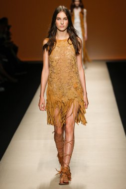 Alberta Ferretti Haritayı Milan Fashion Week kapsamında