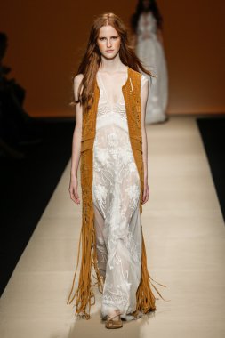 Alberta Ferretti Haritayı Milan Fashion Week kapsamında