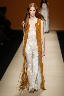 Alberta Ferretti Haritayı Milan Fashion Week kapsamında