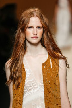 Alberta Ferretti Haritayı Milan Fashion Week kapsamında