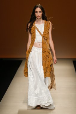 Alberta Ferretti Haritayı Milan Fashion Week kapsamında