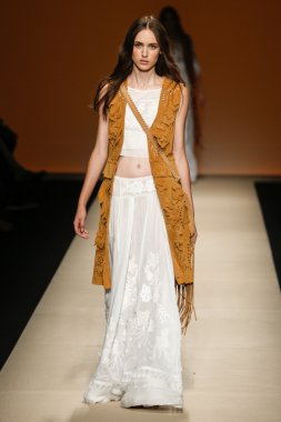 Alberta Ferretti Haritayı Milan Fashion Week kapsamında