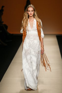 Alberta Ferretti Haritayı Milan Fashion Week kapsamında