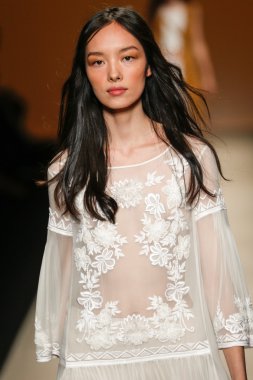 Alberta Ferretti Haritayı Milan Fashion Week kapsamında
