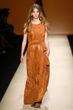 Alberta Ferretti Haritayı Milan Fashion Week kapsamında