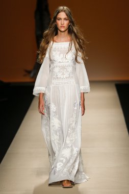 Alberta Ferretti Haritayı Milan Fashion Week kapsamında