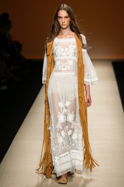Alberta Ferretti Haritayı Milan Fashion Week kapsamında