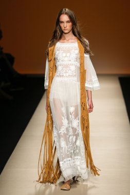 Alberta Ferretti Haritayı Milan Fashion Week kapsamında