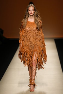 Alberta Ferretti Haritayı Milan Fashion Week kapsamında