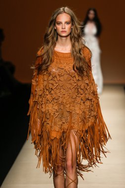 Alberta Ferretti Haritayı Milan Fashion Week kapsamında