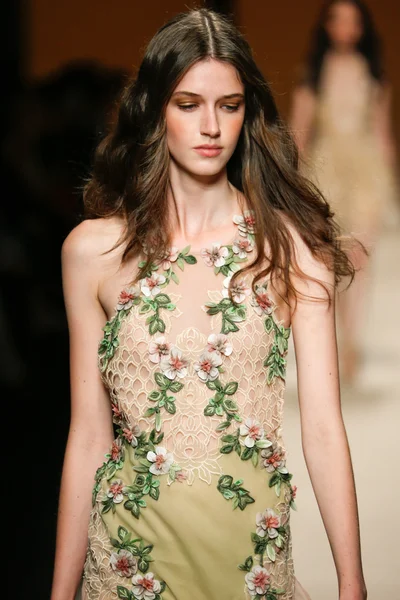 Alberta Ferretti Show como parte da Milan Fashion Week — Fotografia de Stock