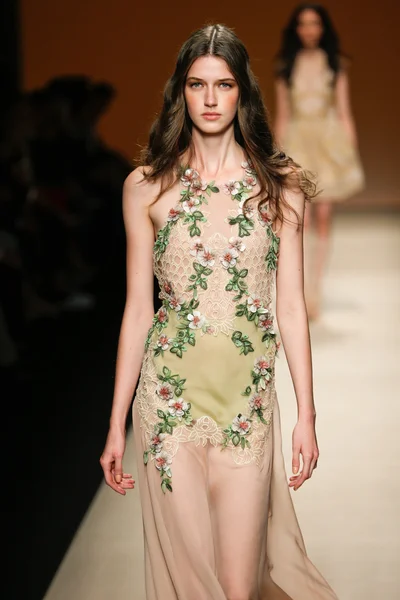 Alberta Ferretti show as part of Milan Fashion Week — Stock Photo, Image