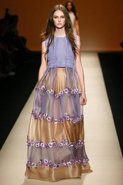 Alberta Ferretti show como parte de la Semana de la Moda de Milán —  Fotos de Stock