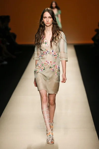 Alberta Ferretti show as part of Milan Fashion Week — Stock Photo, Image