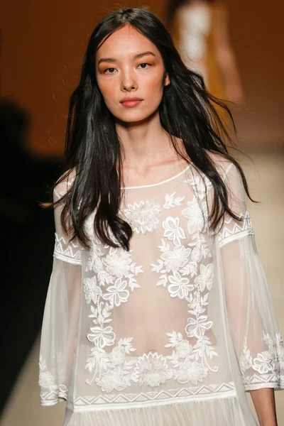 Alberta Ferretti Haritayı Milan Fashion Week kapsamında