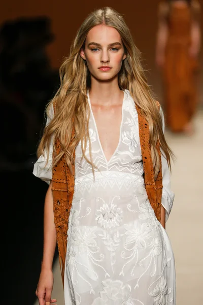 Alberta Ferretti Show como parte da Milan Fashion Week — Fotografia de Stock