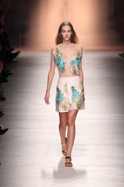 Blumarine gösterisi olarak Milano Moda Haftası