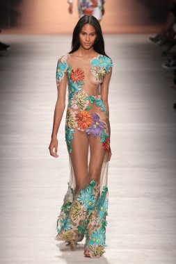 Blumarine gösterisi olarak Milano Moda Haftası