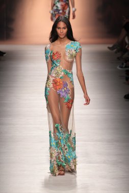 Blumarine gösterisi olarak Milano Moda Haftası