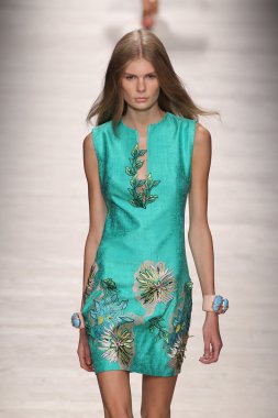 Blumarine gösterisi olarak Milano Moda Haftası