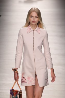 Blumarine gösterisi olarak Milano Moda Haftası