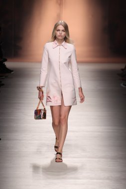 Blumarine gösterisi olarak Milano Moda Haftası