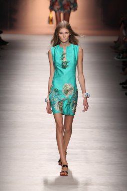 Blumarine gösterisi olarak Milano Moda Haftası