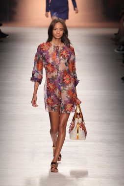 Blumarine gösterisi olarak Milano Moda Haftası