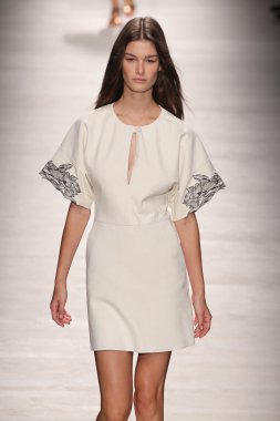 Blumarine gösterisi olarak Milano Moda Haftası