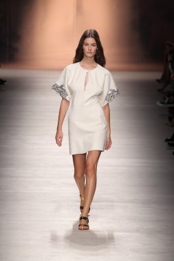 Blumarine gösterisi olarak Milano Moda Haftası