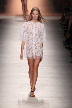 Blumarine gösterisi olarak Milano Moda Haftası