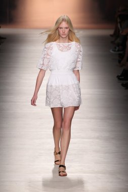 Blumarine gösterisi olarak Milano Moda Haftası