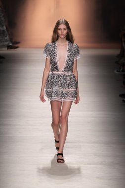 Blumarine gösterisi olarak Milano Moda Haftası