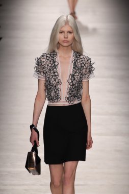 Blumarine gösterisi olarak Milano Moda Haftası