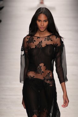 Blumarine gösterisi olarak Milano Moda Haftası