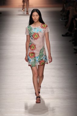 Blumarine gösterisi olarak Milano Moda Haftası