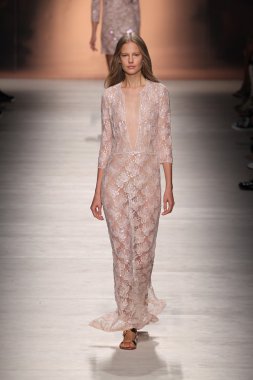 Blumarine gösterisi olarak Milano Moda Haftası