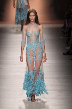 Blumarine gösterisi olarak Milano Moda Haftası