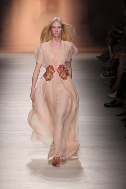 Blumarine gösterisi olarak Milano Moda Haftası