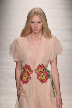 Blumarine gösterisi olarak Milano Moda Haftası