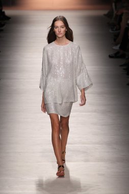 Blumarine gösterisi olarak Milano Moda Haftası