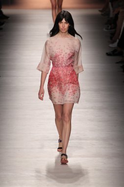 Blumarine gösterisi olarak Milano Moda Haftası