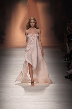 Blumarine gösterisi olarak Milano Moda Haftası