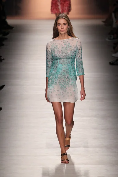 Show Blumarine como parte da Milan Fashion Week — Fotografia de Stock