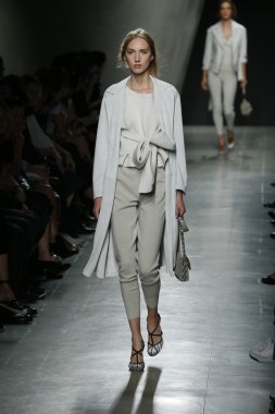 Bottega Veneta gösterisi olarak Milano Moda Haftası